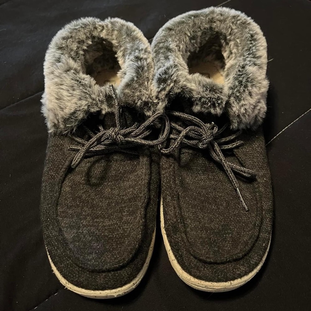 Hey Dudes Women Size 8